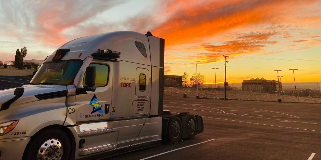 torc_robotics's tweet photo. We're not just preparing to drive goods across the Lone Star State, we're partnering in progress. Check out @Bloomberg's coverage on our plans to drive the future of freight in Texas: https://t.co/RuPF8s9td7
#TorcDriven #Texas #SupplyChain https://t.co/Fs71Y6OlpV