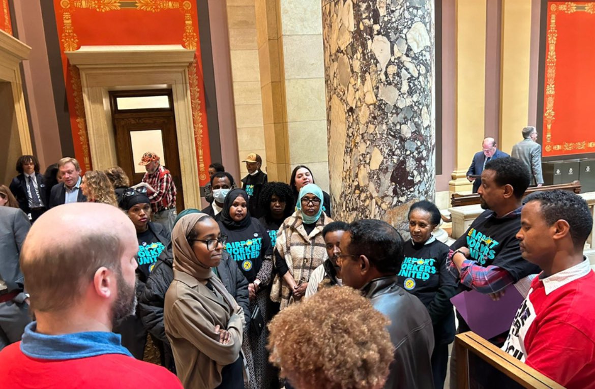 Thank you, Sen. @ZaynabMMohamed, for taking time to hear from airport workers on why we need to pass SF4708, the Healthy Airport Act! #mnleg