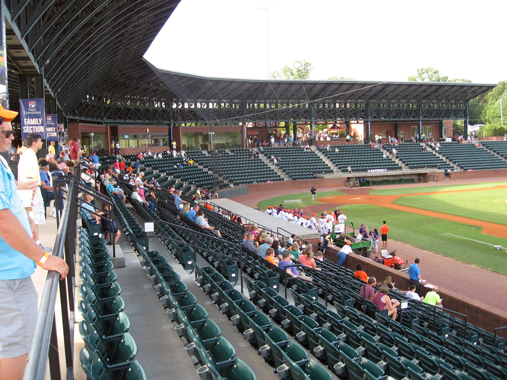 Facing issues regarding new-ballpark financing, the Bristol State Liners (summer collegiate; Appalachian League) are leaving Boyce Cox Field for the 2024 season and will play a hybrid schedule out of Greeneville's Pioneer Park. #sportsbiz #baseballbiz ballparkdigest.com/2024/04/15/bri…