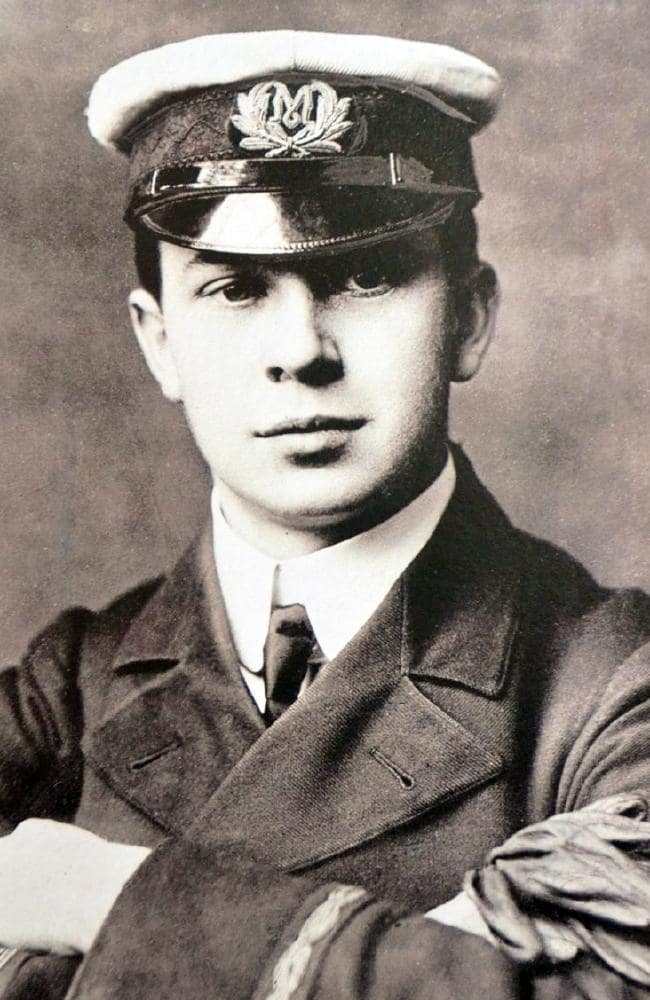 #onthisday 15 April 1912 - Jack Phillips died (b. 1887)

Jack Phillips (born John George Phillips) was a British sailor & the senior wireless operator aboard the Titanic during her ill-fated maiden voyage in April 1912.

#britishhistory #lestweforget #RMSTitanic