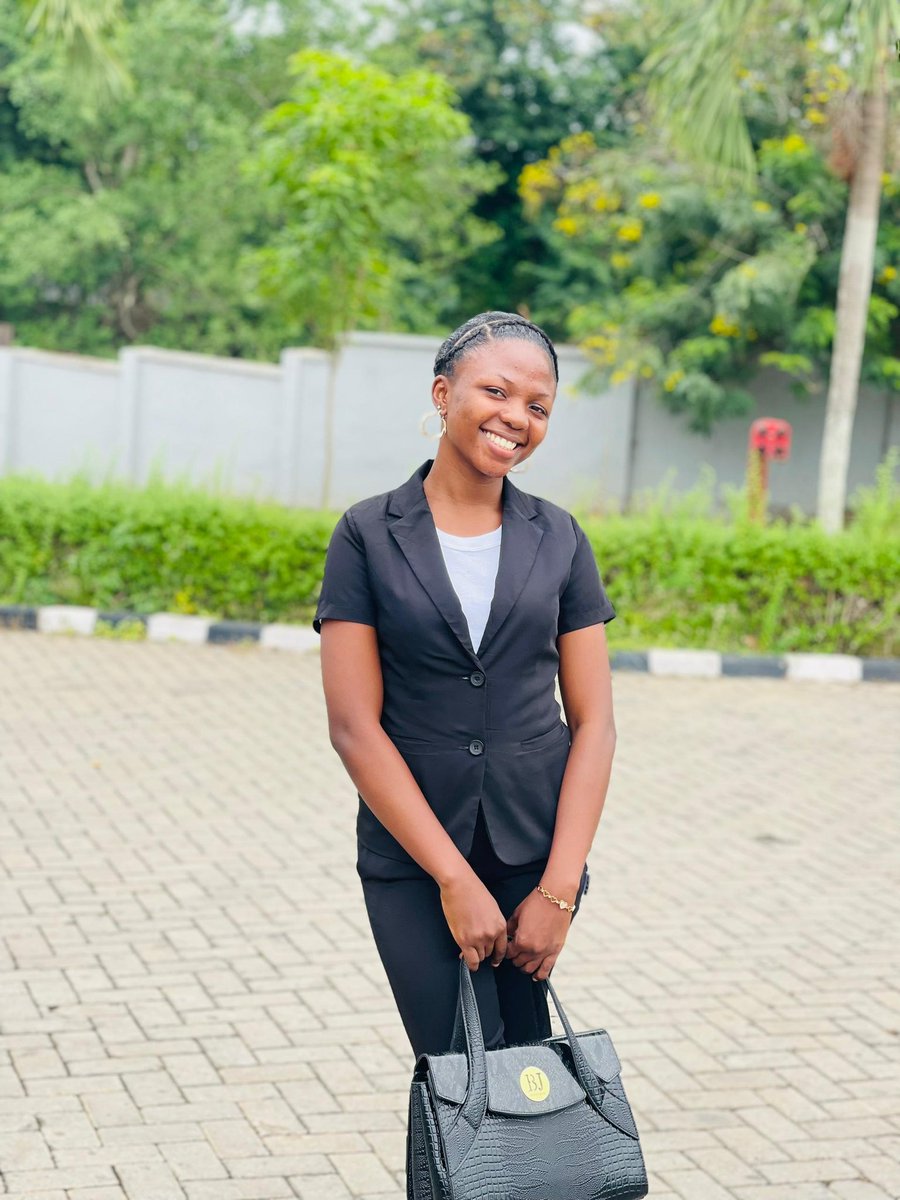 osemiloore1's tweet photo. Hey X, Life has painted me in Black and White. 
Taking one step at a time, making my own mistakes and celebrating my little and big wins. 
I'm grateful to God for life. https://t.co/qUsJAyyPUX