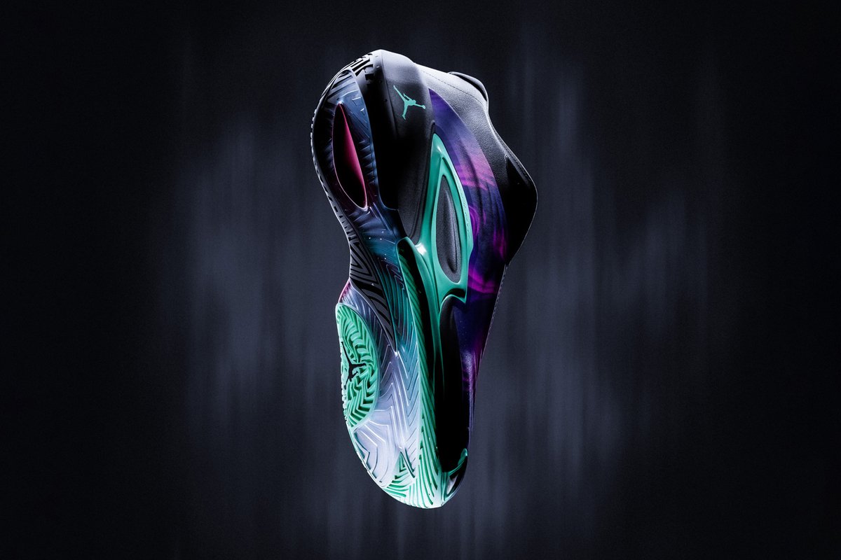 J23app's tweet photo. Jordan Luka 3 coming July 2024

Inspired by Luka’s love for cars, the Luka 3 is engineered for Luka’s deceptive speed without compromising control @Jumpman23 @luka7doncic https://t.co/319jHGi3wH