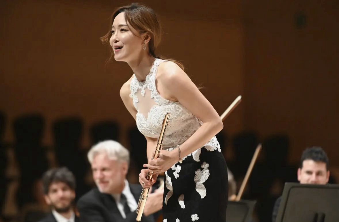jasmine_choi's tweet photo. Felt so welcomed and so blessed to make these special memories with you all🥹🙏🏻🇪🇸. Another moment that reminded me of why we play music and why we do what we do. #purejoy #gracias #mozart #k314 https://t.co/u75AMllZo2