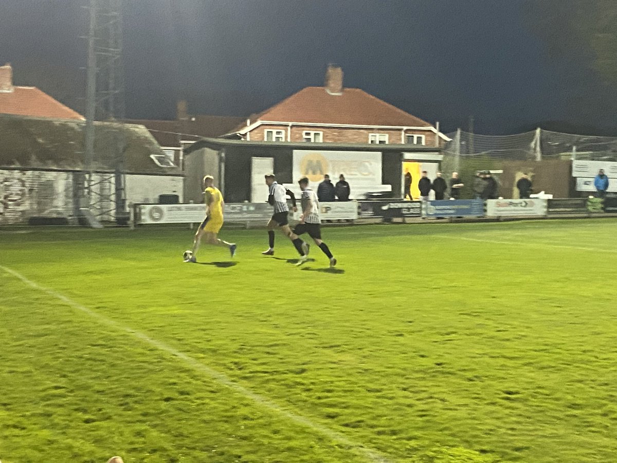 Whickham 2 Heaton Stan 2 on a freezing cold night. Stan 2-0 up but had to share the points. Another point towards their promotion push. 🖤🤍🖤🤍