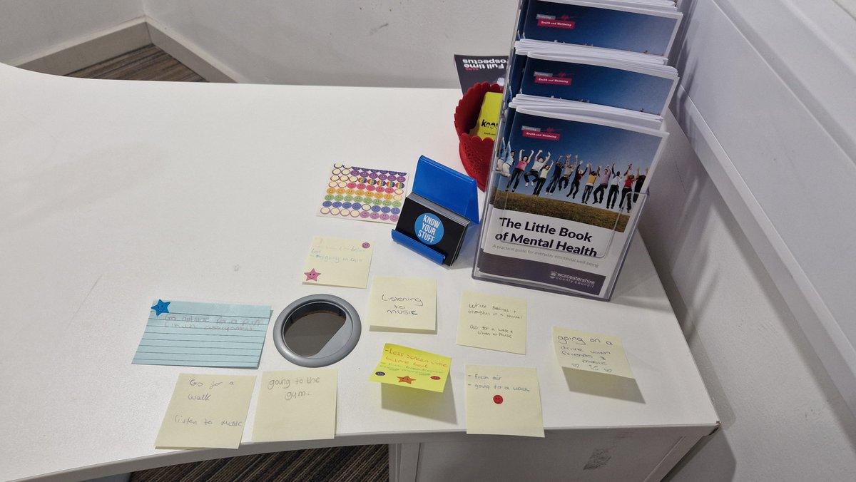 👉It was #wellbeingweek @KidderminstColl 

👩‍🏫We had fab talks from:
@Cranstoun_org 
Behind the smile 
Trainee health psychologist Roisin 
& myself 

🧘‍♀️I also introduced the wellbeing hub to students & added acitivies to help create a calming space

#sleep #substanceabuse #stress