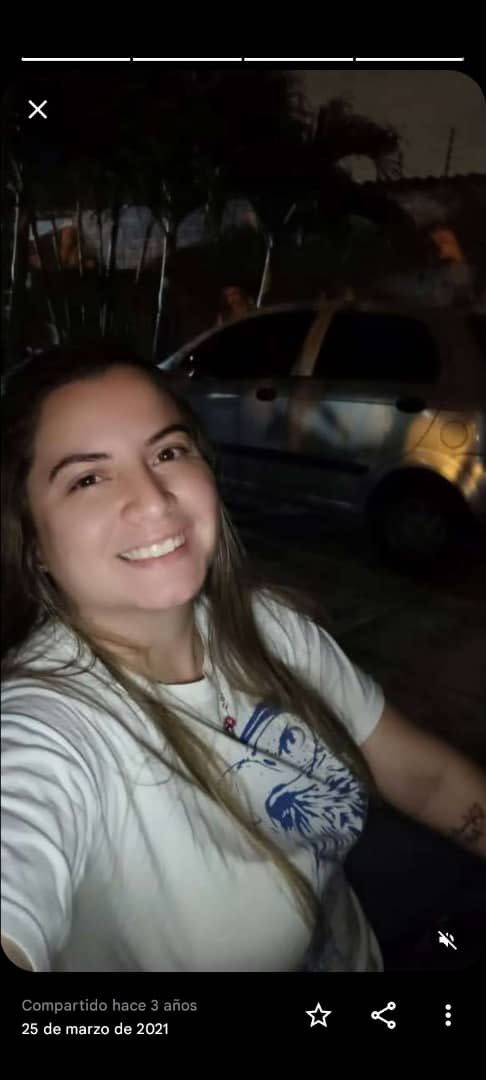IvannaBaptista's tweet photo. @cronopiatw @MarielenDiaz No se si logran ver a la mujer montada en el parabrisas del carro https://t.co/xbl5n0wj2O