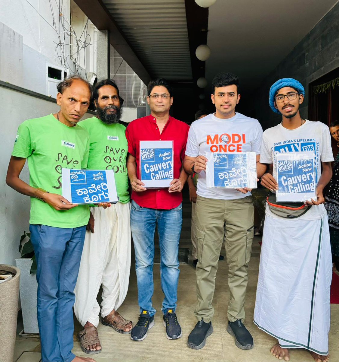 We met today @Tejasvi_Surya and he supported whole heartedly #CauveryCalling campaign doing by Yashas. Yashas is on bare foot yatra from Thala Cauvery to Sea shore Poomphur to spread awareness about Cauvery Calling project to rejuvenate our Mother river #SaveSoil