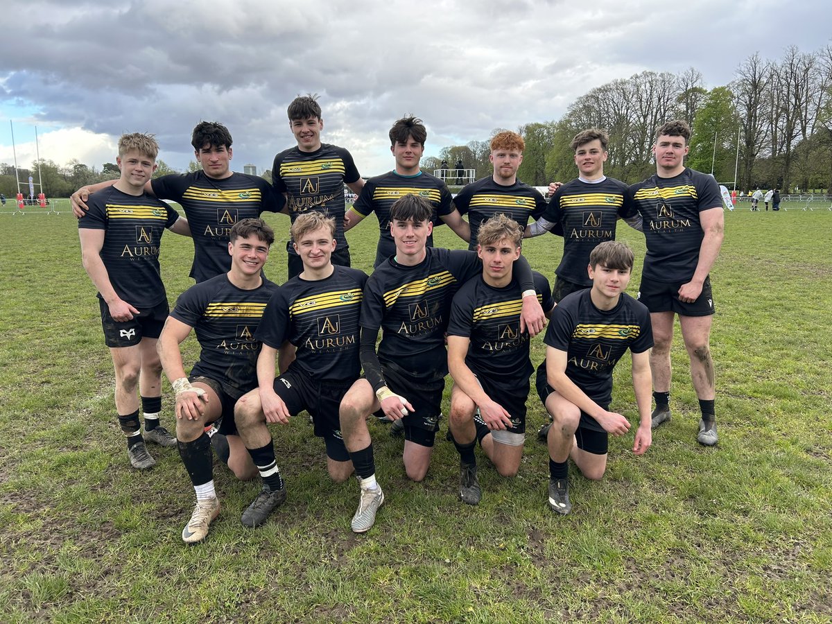 Falch iawn o’r bois yma heddiw yn cyrraedd 4 olaf cystadleuaeth cenedlaethol 7 bob ochr yr Urdd.  Very proud of our senior 7s team today reaching the semi final of the National Urdd 7s 
Ymdrech gwych o’r sgwâd cyfan. A fantastic effort from the whole squad 👏👏