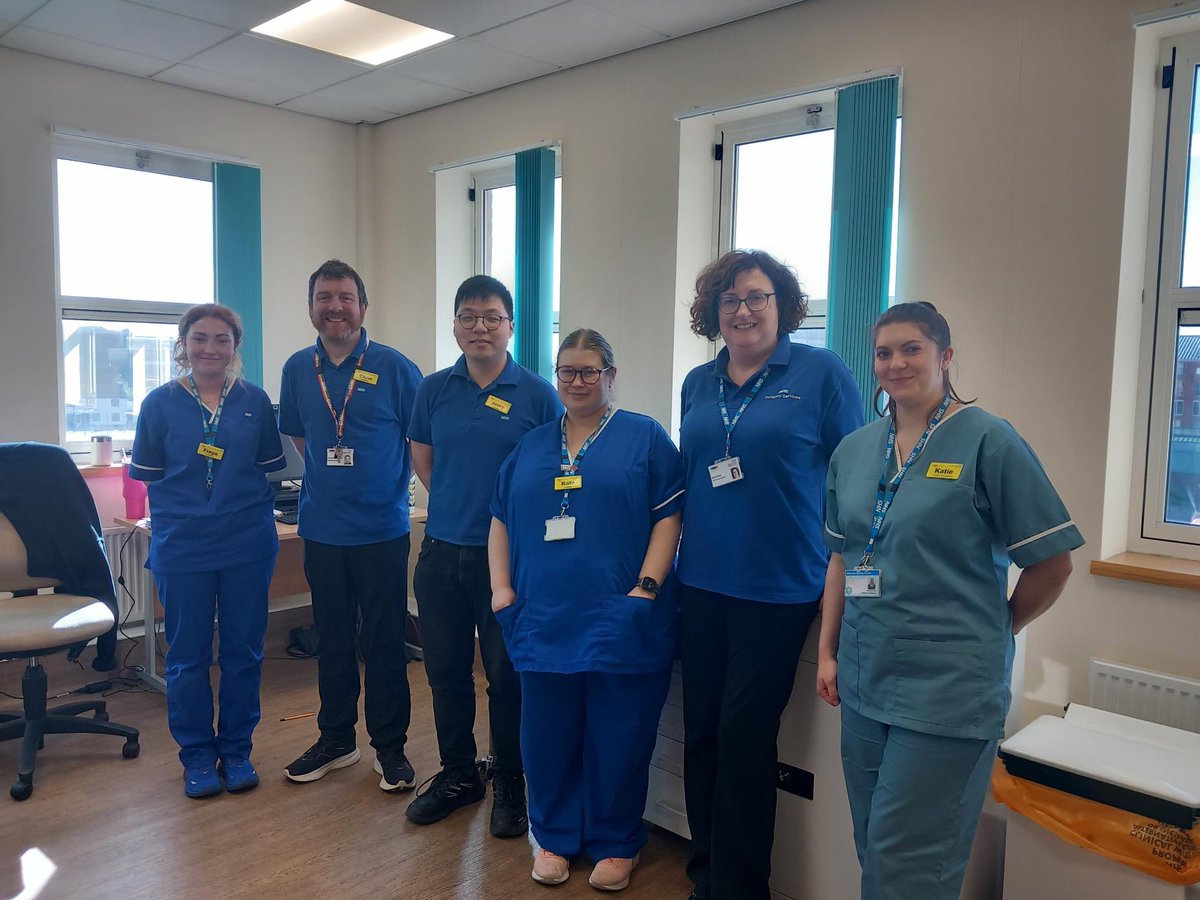 davidathomenow's tweet photo. Smashing afternoon with our super Podiatry team in Gloucester today; really enjoyed chatting with these wonderful professionals, hearing about their experiences and seeing first hand the high quality care they deliver to help make a positive difference for people @GlosHealthNHS https://t.co/JKQnhdC4wL