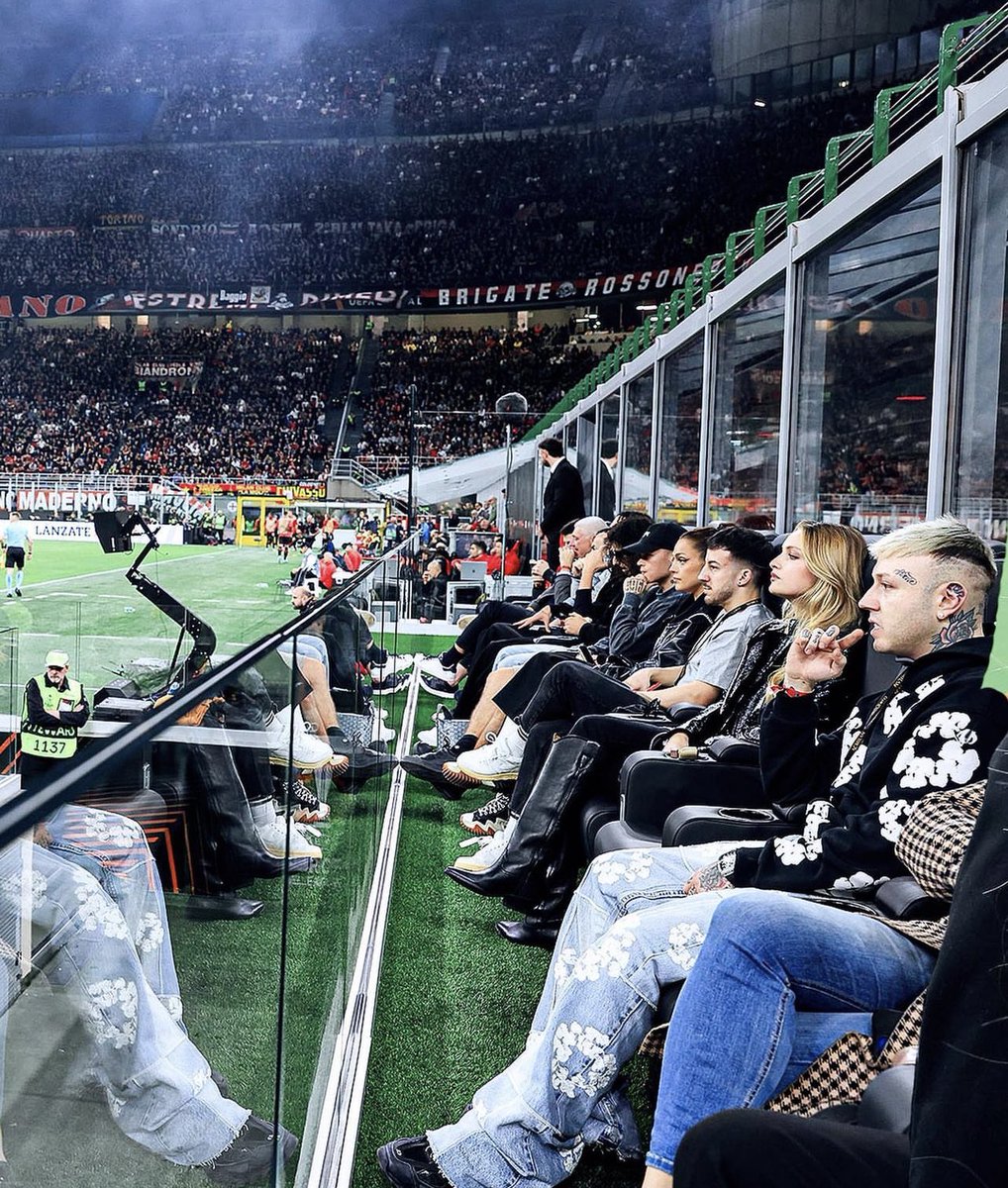 AC Milan have introduced an NBA-like court side seating right next to the pitch to provide a unique high-end exclusive game experience. This front row experience is the first in European Football and is also strategically positioned next to the tunnel where the players emerge.