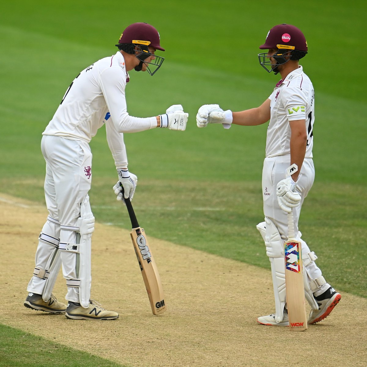 Across the last four days:

Gregory: 1️⃣3️⃣0️⃣ runs & 3️⃣ wickets

Aldridge: 4️⃣2️⃣ runs & 8️⃣ wickets

Some seriously impressive performances from these two 🤝

#SURvSOM
#WeAreSomerset