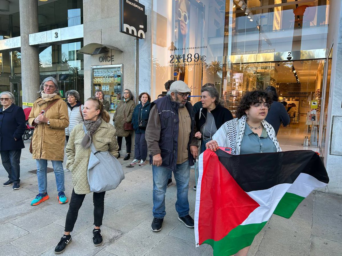 PodemosCoruna's tweet photo. A impunidade de Israel terá consecuencias insospeitadas. Os gobernos occidentais non poden seguir amparando a un Estado criminal. 

Estamos co pobo palestino! 

Paremos o xenocidio! https://t.co/9luEuW3Rg6