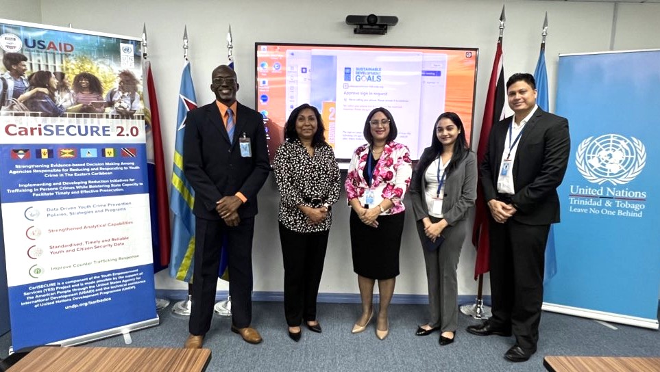 UNDPBarbadosEC's tweet photo. What does #CariSECURE 2.0 and @FreetheSlaves have in common? Both are working to reduce trafficking in persons (TIP) in the region⛓️🙅🏽 In Trinidad and Tobago last week, The project met to discuss how we might join forces, with support from @usaidescarib! 🇹🇹https://t.co/BorB4SXhFJ https://t.co/gGSQ6YuiuV