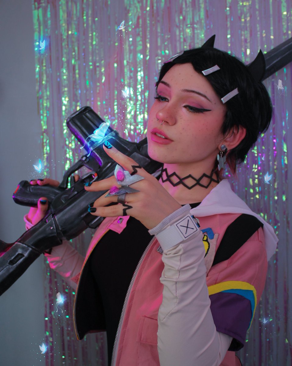 KateCosplay's tweet photo. I've made a lot of progress on my Clove cosplay and I was really excited to costest them! What do you think?
Cosplay, props and wig are made by me🦋
.
#ValorantArt #VALORANT #Cosplay #clove #VALORANTfanart https://t.co/Ff5w4Mau0z