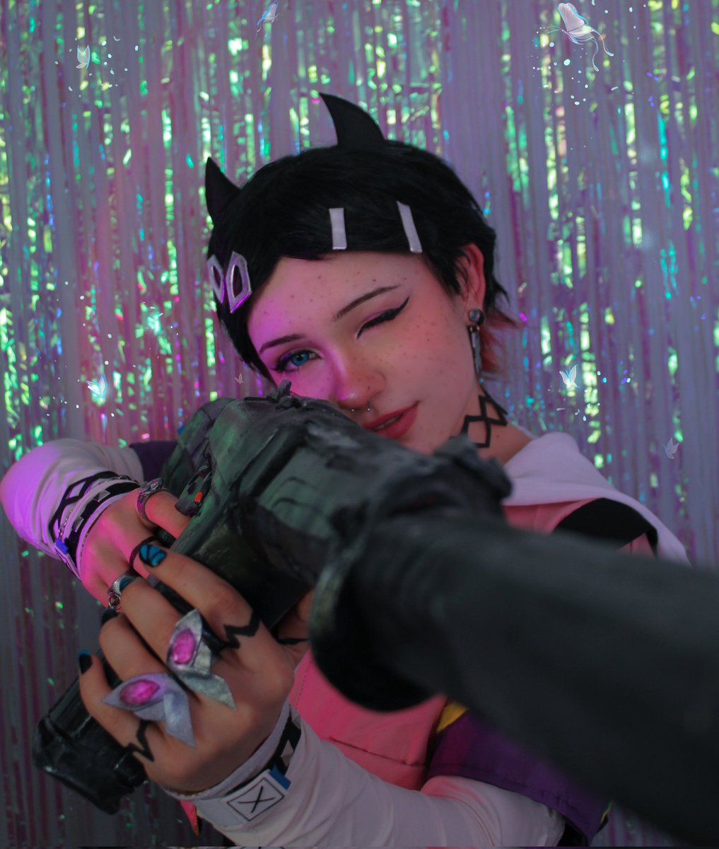 KateCosplay's tweet photo. I've made a lot of progress on my Clove cosplay and I was really excited to costest them! What do you think?
Cosplay, props and wig are made by me🦋
.
#ValorantArt #VALORANT #Cosplay #clove #VALORANTfanart https://t.co/Ff5w4Mau0z