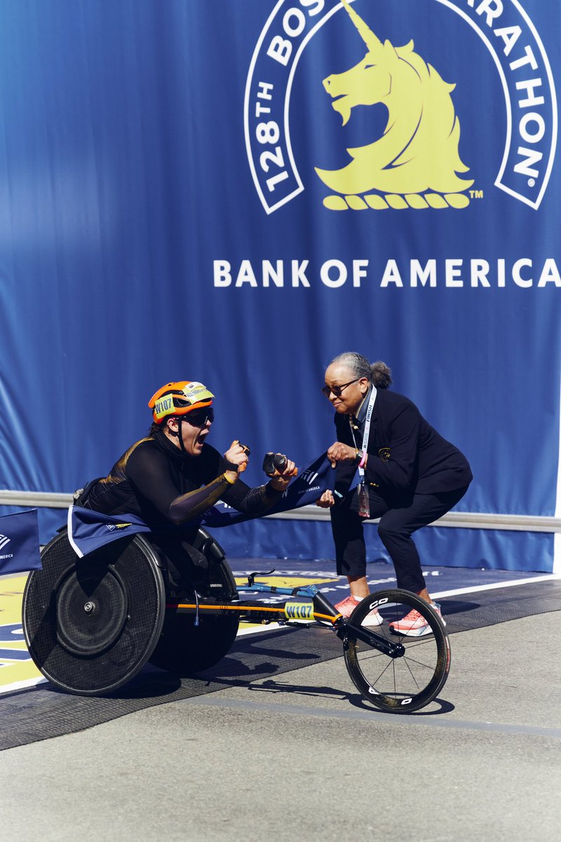 Major Congratulations to 2024 #BostonMarathon winners 🥇 Sisay Lemma 🇪🇹 2:06:17 Hellen Obiri 🇰🇪 2:22:37 Marcel Hug 🇨🇭 1:15:33 Eden Rainbow Cooper 🇬🇧 1:35:11 You were incredible! @BAA #TCSRunsBoston #ImagineTheDifference