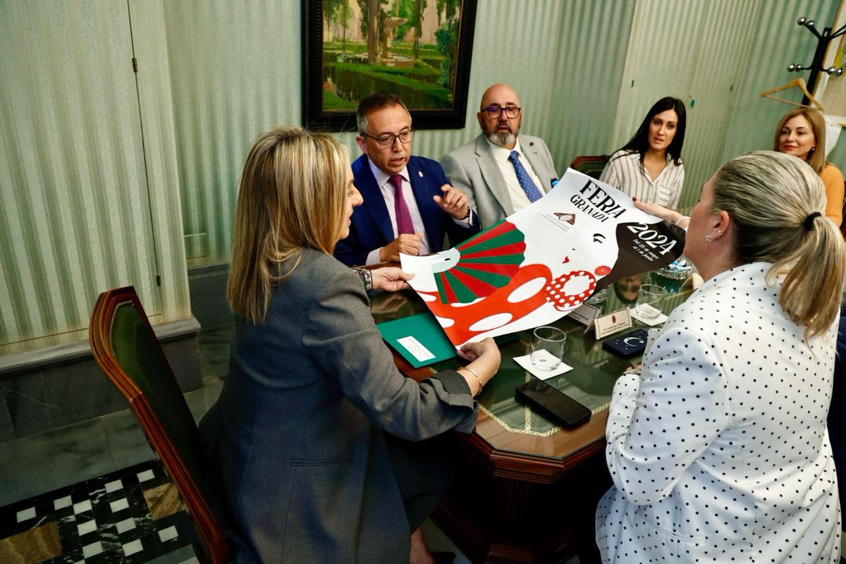 Reunión con la Federación de Caseteros de #Granada <a href="/facpgranada/">Caseteros Corpus FACT</a>, en un encuentro para trabajar de manera conjunta por nuestra semana grande y el ferial de nuestra ciudad