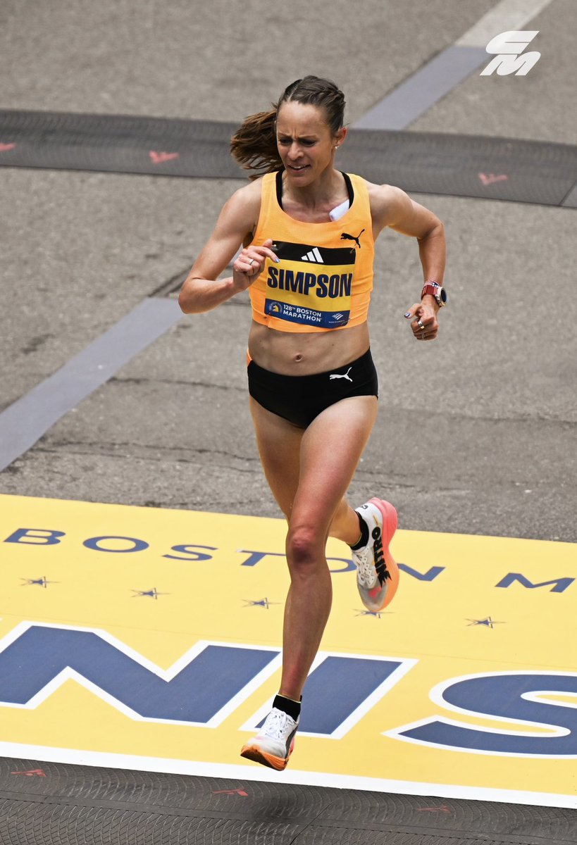 MARATHONER Jenny Simpson. After unfortunately dropping out of the U.S. Olympic Marathon Trials, @trackjenny decided to give it another go. Today, the former 1500m world champion ran 2:31:39 to finish as the fourth American in the 2024 Boston Marathon. 📸 @jzsnapz |