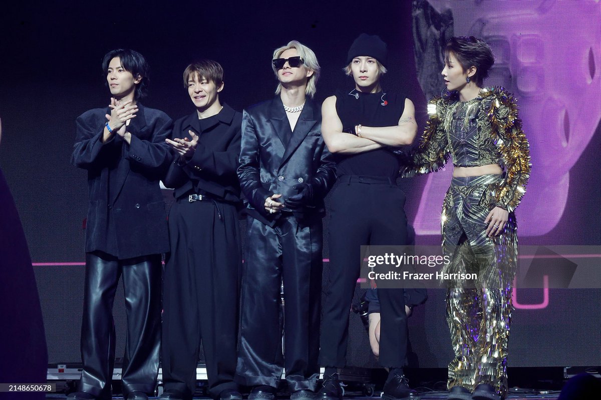 JacksonWGlobal's tweet photo. [PRESS] 240414

@JacksonWang852, Number_i and Liu Yuxin at #Coachella2024

(Photo by Frazer Harrison/Getty Images for Coachella)

#JacksonWangxNumber_i
#JacksonWangCoachella 
#JacksonWang #王嘉尔 #잭슨 #TEAMWANG https://t.co/PMM3pf1qvt