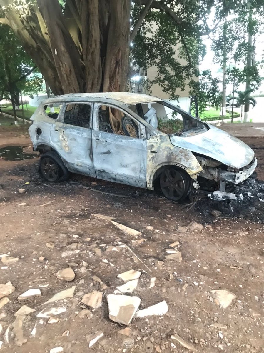 A vehicle caught fire and was burnt to near ashes at the Unity hall earlier today around 2pm. There were no casualties recorded. #WatsuptekReport
