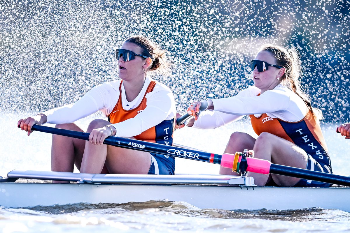 TexasRowing's tweet photo. Solid day of racing on Saturday against a Top-🔟 opponent. Got the job done under some extreme conditions in Michigan. 

Hook ‘Em! 🤘🏼🤘🏽🤘🏾

#HookEm | #HereComesTexas https://t.co/Urw679ZNax
