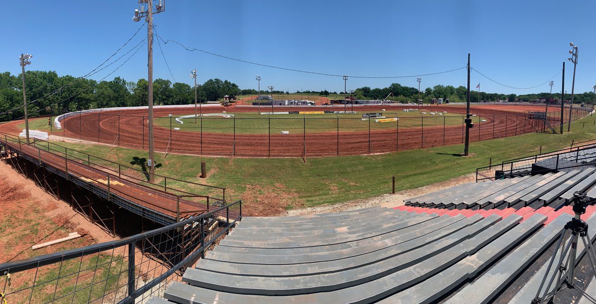 Tuesday is all about @RedDirtRaceway! 😍 This badass bullring in Meeker, Oklahoma is where the @Kubota_USA High Limit Midweek Money Series kicks off with a $20,000/Win, $1,500/Start show tomorrow night. 𝑩𝑼𝒀 𝑻𝑰𝑪𝑲𝑬𝑻𝑺 🎟️ bit.ly/48Cv3t3