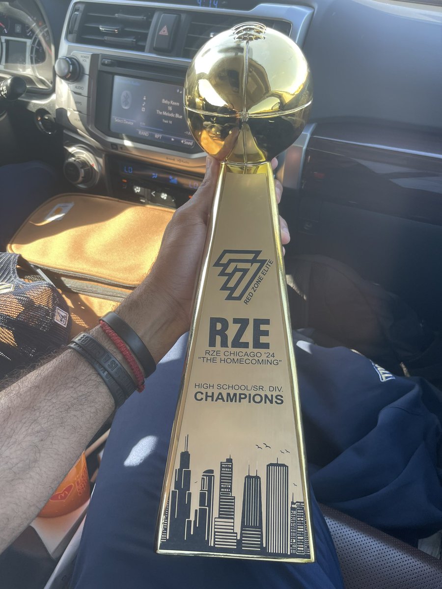 Jayden__Russell's tweet photo. I’m proud of our 18U boys this weekend attending the Chicago @RedZone7v7Elite Tournament and Placing 1st 🥇and 15U placing 2nd 🥈

18U We went 7-0 

 18U defense- In 7 games Defense most points allowed was 14 points! 🔒🔒🔒

@BCfootballHF @homefieldkc @TateRaboin @camxjackson25 https://t.co/vKmMbQDaon
