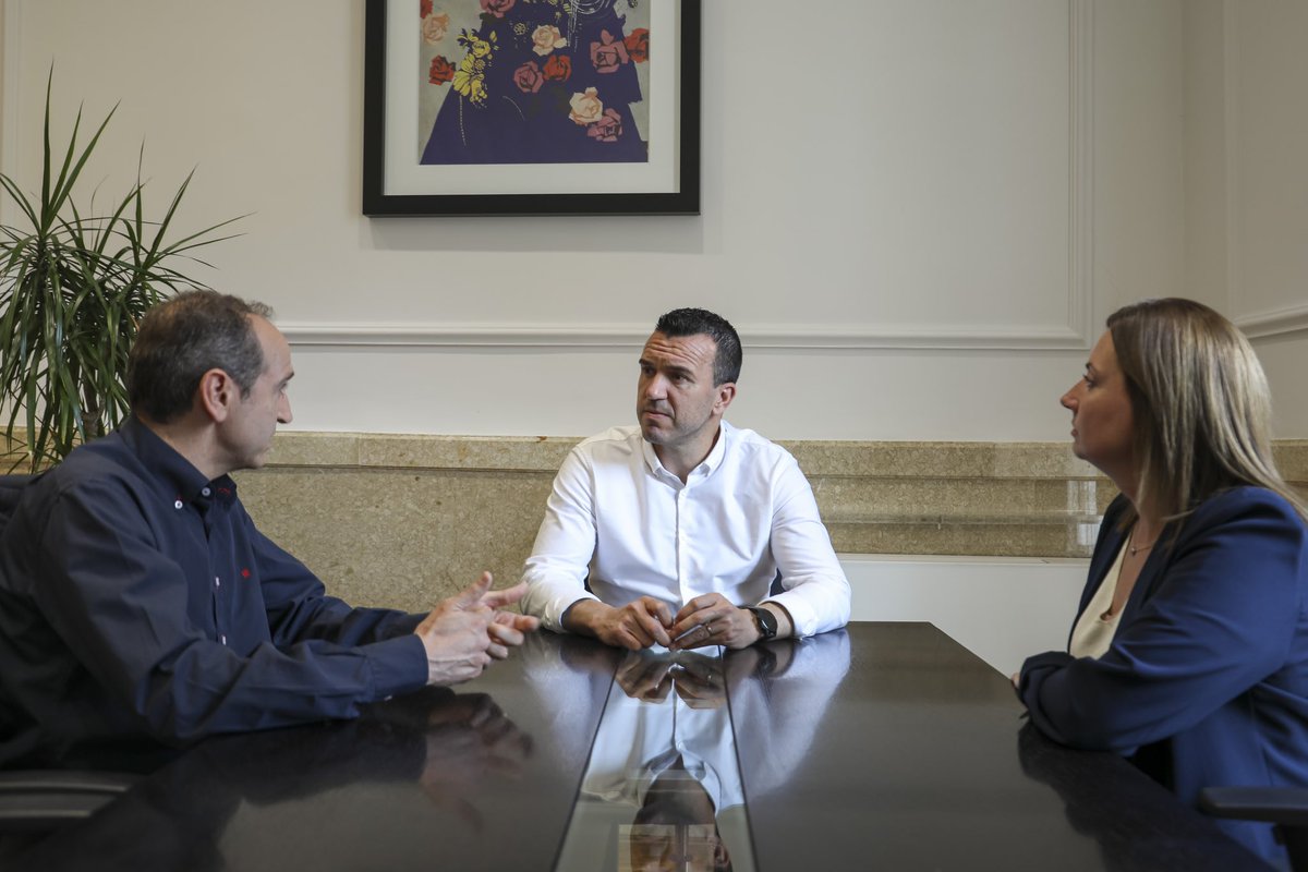 Els pobles més xicotets són els qui més patixen la falta de personal tècnic. Li he traslladat a l'alcalde de Torrebaja, José Antonio Monterde, que ja estem treballant en la nova xarxa d'oficines comarcals de la @dipvalencia. Açò permetrà acostar la institució als municipis,