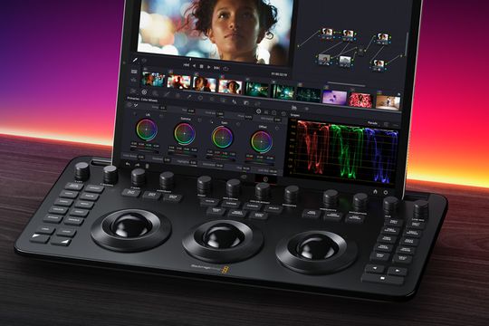 Blackmagic Design releases a DaVinci Resolve editing panel for iPads. 👀
Price: 495$ 🥲 

#Blackmagic #DaVinciResolve