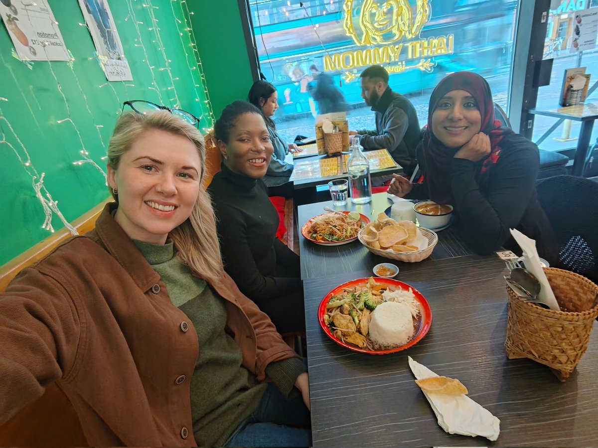 _ELLIE_JONES_x's tweet photo. Ooh good to catch ups @NusratkRD @Tosin_1o π«π€πβ¨ #chatterboxes https://t.co/FH85JPJelC