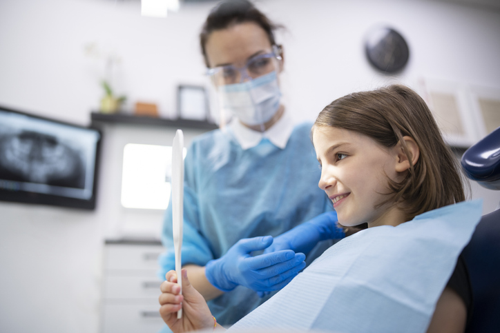Who is on your child’s oral health team? Dental professionals! Find a dental home and start building a positive relationship with dental professionals when children are young. The Canadian Dental Association recommends children see a dentist by their first birthday.