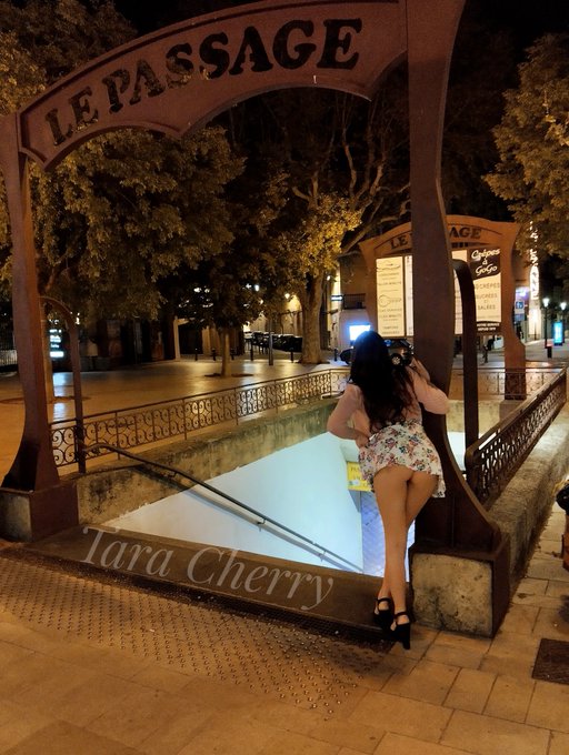 Bonne soir&eacute;e mes Cherry's 😘 A votre avis, est-ce que je suis sage ou pas sage? 😉 https://t.co/6ldBWRDxJz<a href="/tag/sexy"class="tags"><span>#sexy</span></a><a href="/tag/ass"class="tags"><span>#ass</span></a><a href="/tag/outdoor"class="tags"><span>#outdoor</span></a><a href="/tag/flashing"class="tags"><span>#flashing</span></a><a href="/tag/publicflashing"class="tags"><span>#publicflashing</span></a>