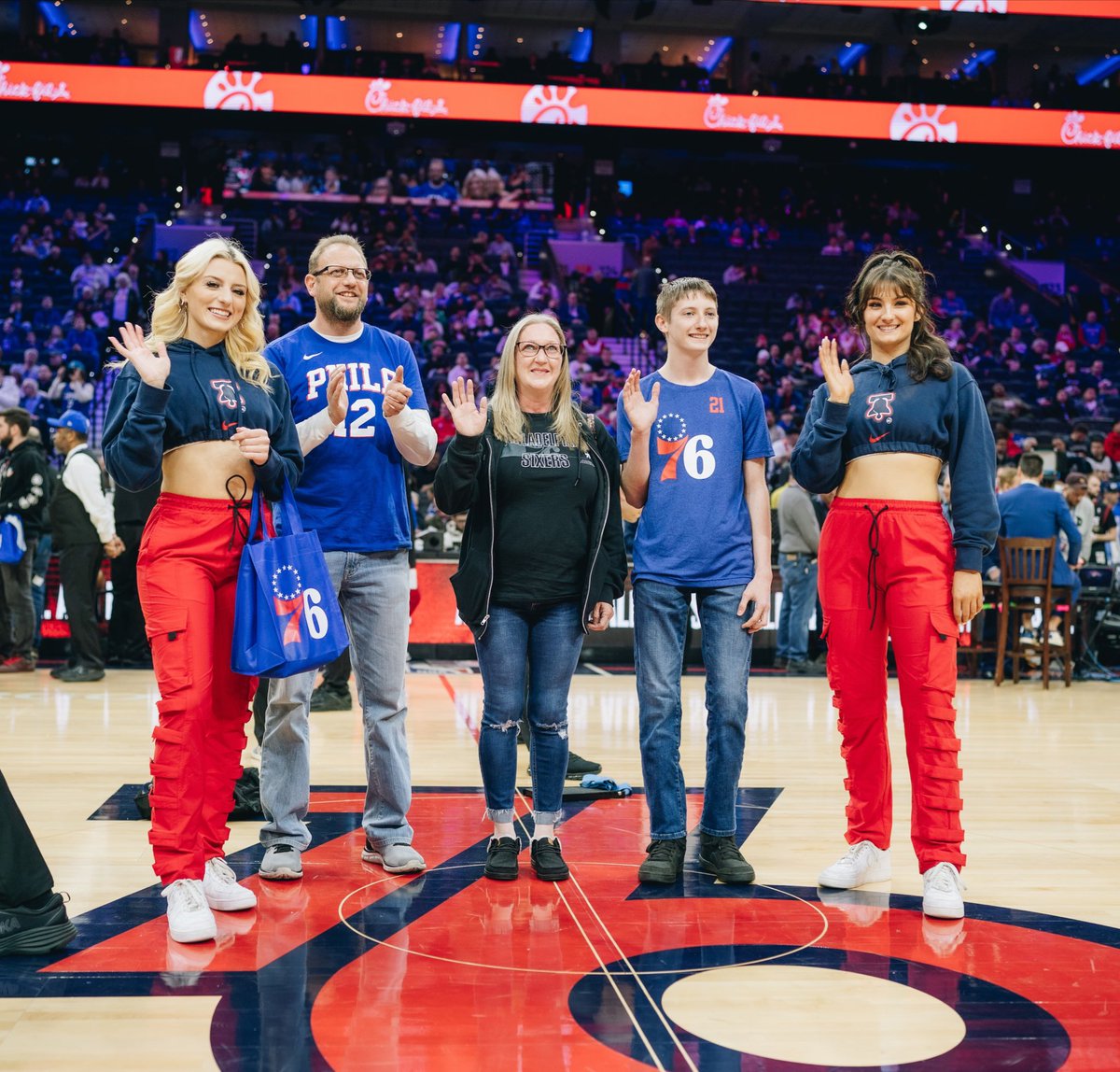 Thank you, Declan, our Caring Kid of the Game, presented by @ChickfilA. Declan started a sock drive & collected 1,000 pairs of socks, which turned into Declan’s Socks for the Streets, aimed at helping people experiencing homelessness in the greater Northeast area. 💙❤️