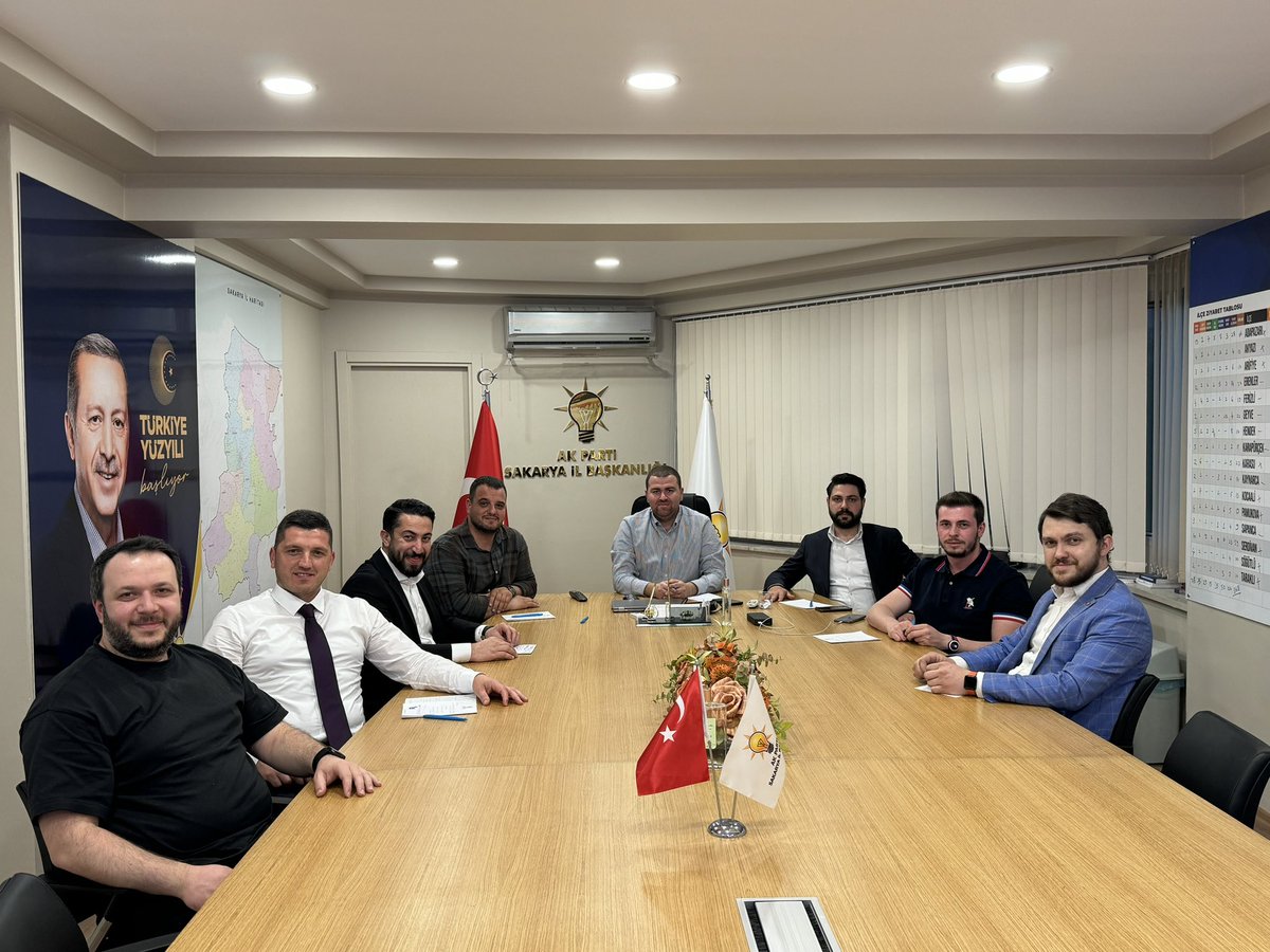 AK Parti Sakarya Teşkilat Birim Toplantısı, Teşkilat Başkanı Murat Salih Başer başkanlığında İl Başkanlığında gerçekleşti.