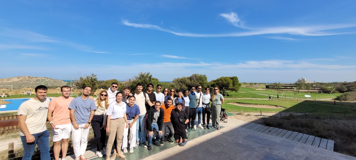 ¡Nuestros alumnos visitaron las magníficas instalaciones de Paradores El Saler, en el que pudieron apreciar la gestión de eventos deportivos y turismo activo como pretemporadas de clubes profesionales de fútbol hasta torneos internacionales de Golf como el Open de España.
