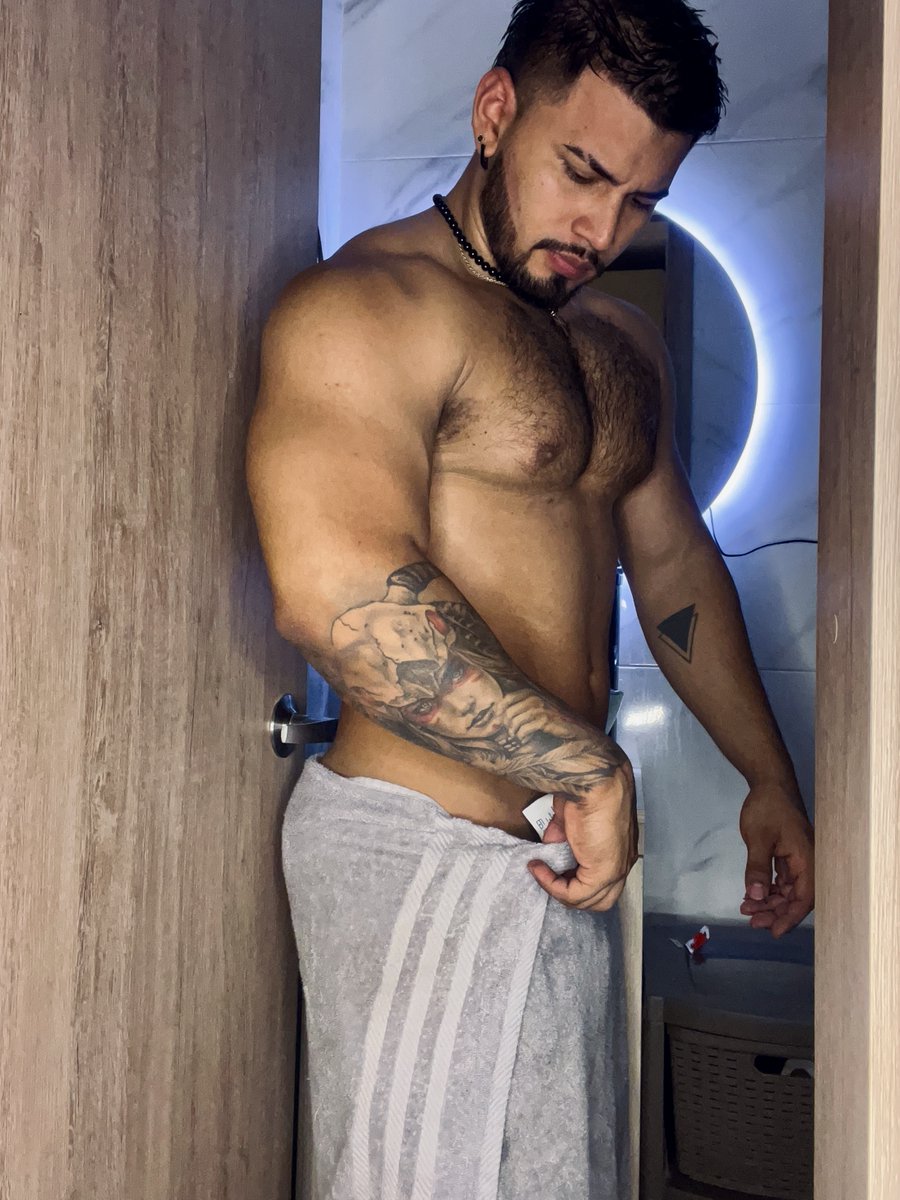 I can't with so much heat.

onlyfans.com/colton_jaxon
Subscribe and get all my exclusive content
☝️☝️☝️