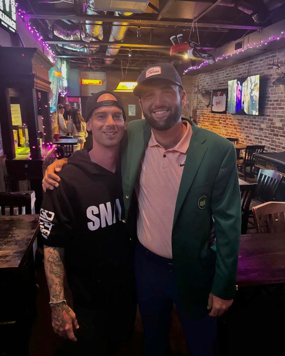 Scottie wearing the green jacket at Inwood Tavern last night in Dallas 🤝 (Via IG/inwoodtavern)