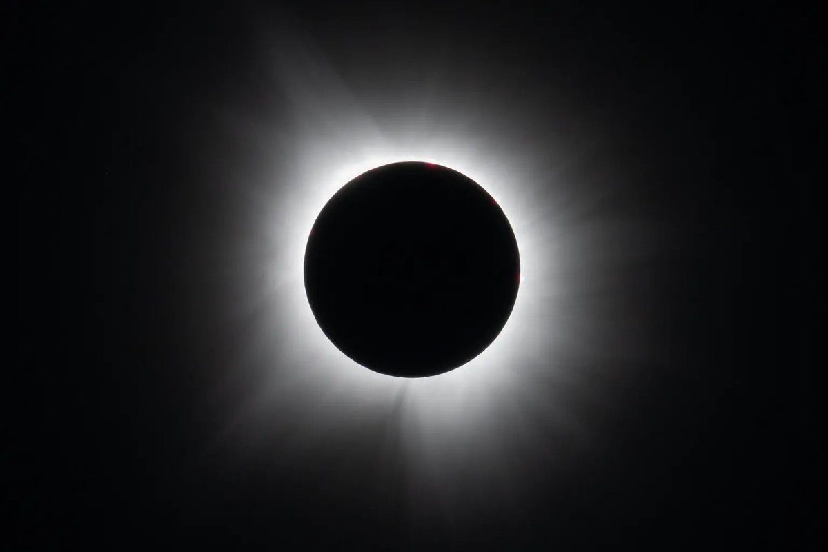 #PPOD: On April 8, 2024, a @NASA photographer captured the total solar eclipse in Dallas. A small part of North America, from Mexico’s Pacific coast to the Atlantic coast of Newfoundland, Canada, saw the total solar eclipse. Credit: NASA/Keegan Barber