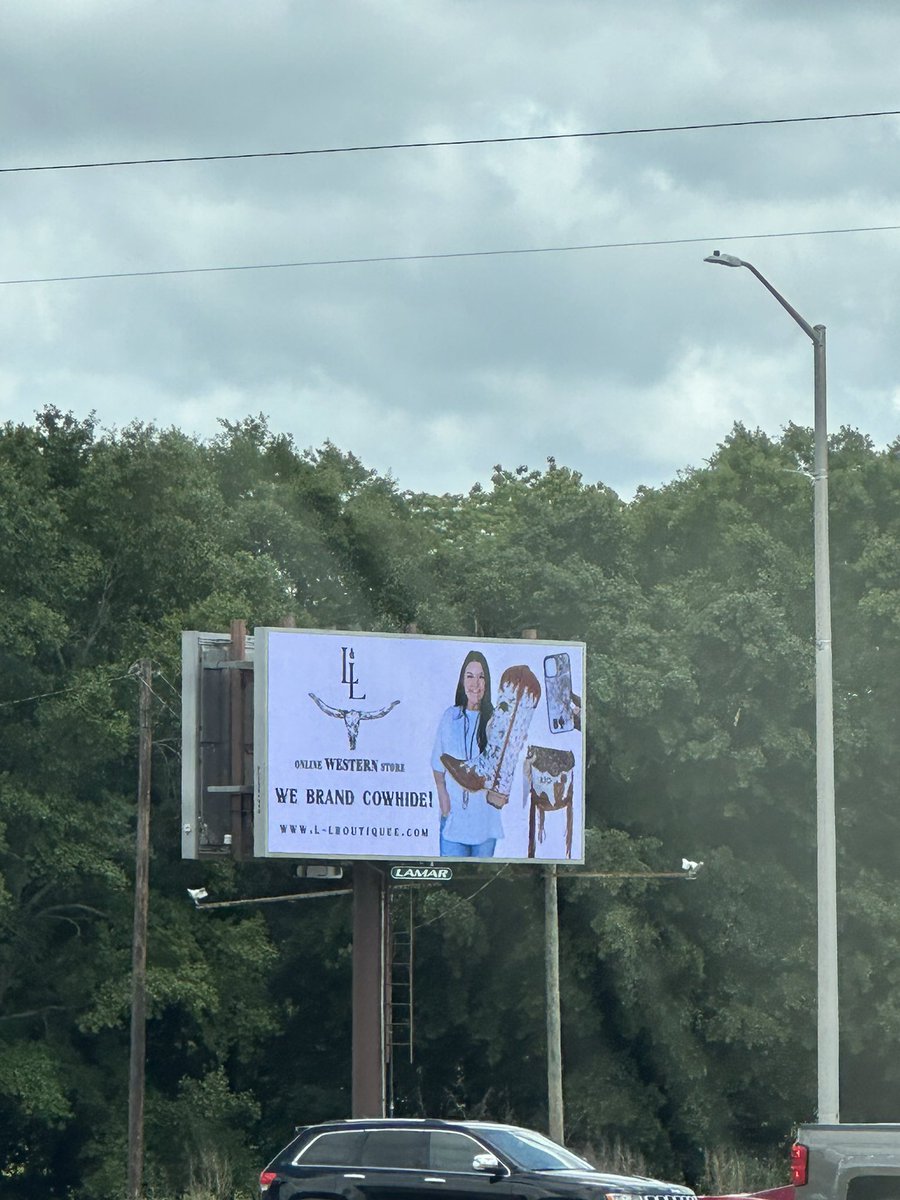lainafontenott's tweet photo. I’m on a billboard https://t.co/YSrQDHzeTp