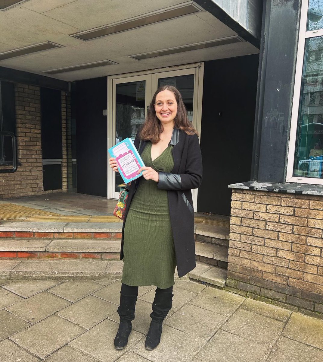 Today I went to deliver a copy of my book to my old school teacher! A good teacher can transform lives, and inspire all kinds of wonderful curiosities and life paths. I’m so grateful to have had so many great ones! 🥰