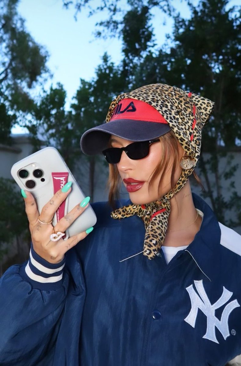 verscevision's tweet photo. hailey ! https://t.co/57Ym0p61L0
