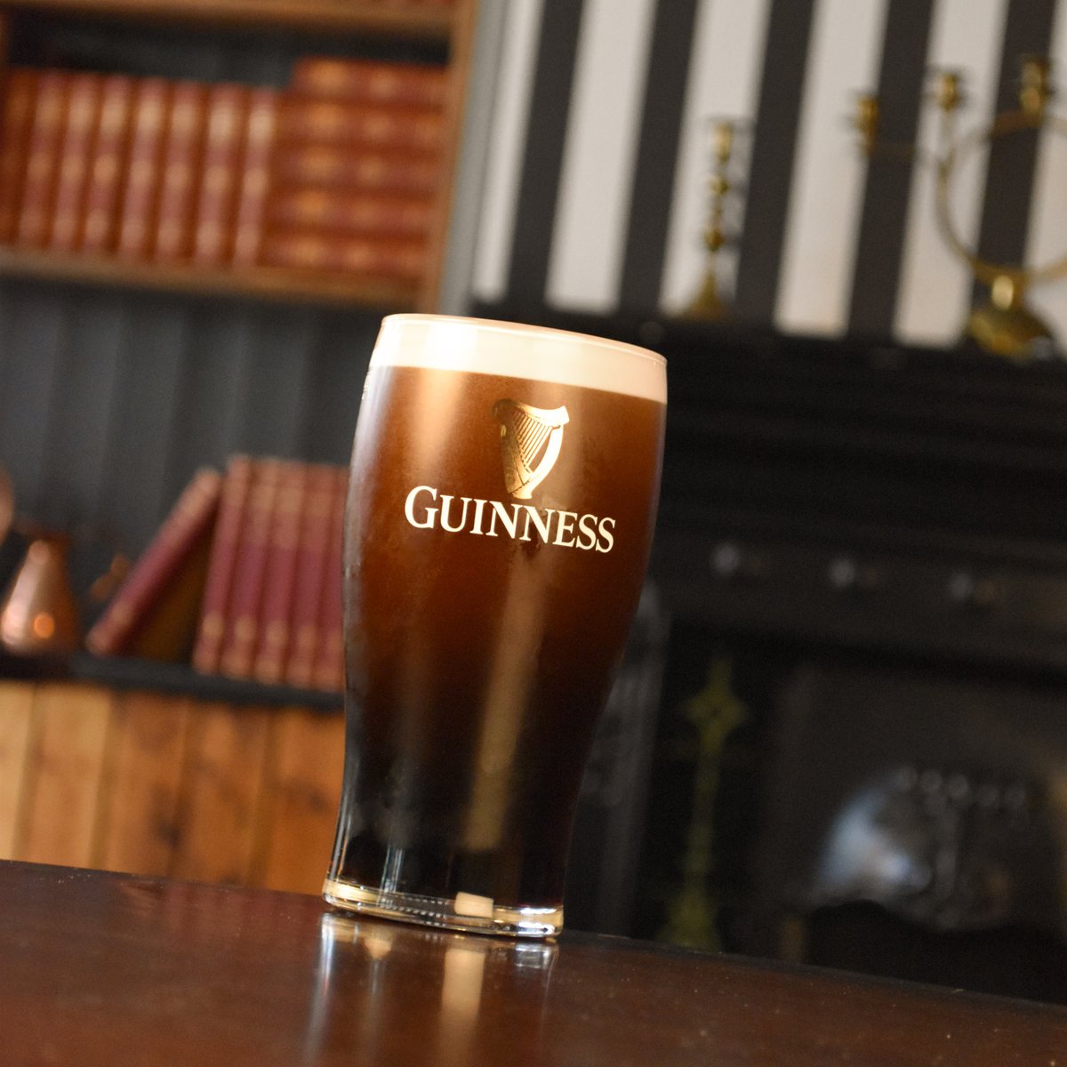 MercantileGroup's tweet photo. 📣€5 GUINNESS📣
The Crafty Fox Pub will be serving pints of Guinness at €5 from tomorrow! 💶☘️
From 5pm  - tucked away behind the hustle and bustle on Camden Row, you’ll find cool creamy €5 pints

🦊#keepthegoodstuffcoming #dublinguinness #fiveeuropints #guinness https://t.co/DtHk4YKqlO