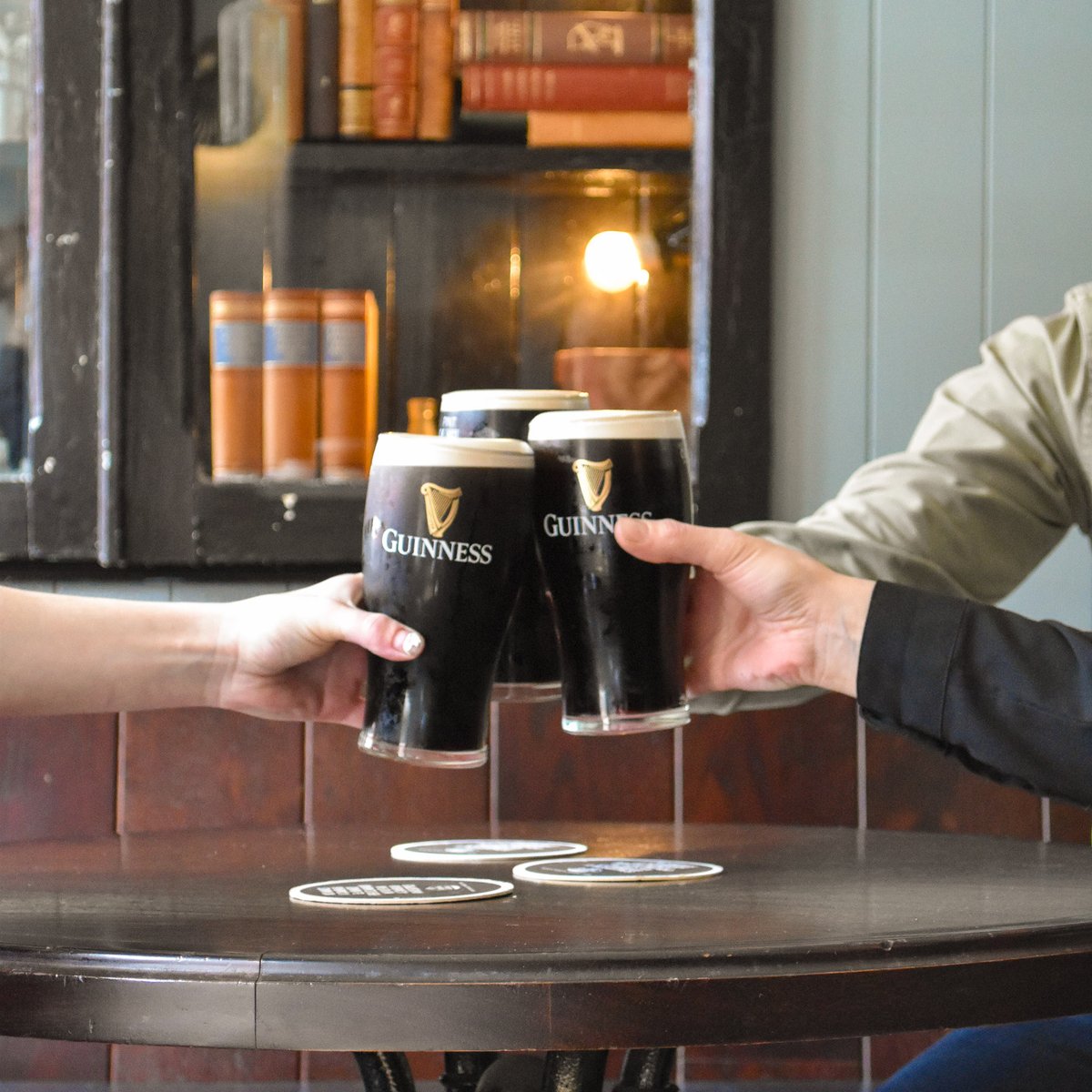 MercantileGroup's tweet photo. 📣€5 GUINNESS📣
The Crafty Fox Pub will be serving pints of Guinness at €5 from tomorrow! 💶☘️
From 5pm  - tucked away behind the hustle and bustle on Camden Row, you’ll find cool creamy €5 pints

🦊#keepthegoodstuffcoming #dublinguinness #fiveeuropints #guinness https://t.co/DtHk4YKqlO