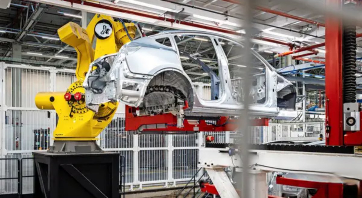 #GigaBerlinBrandenburg Worldwide job cuts at Tesla. @joergstb expects smaller job cuts. The job cuts will not pass GigaBerlin by either, but the Minister of Economic Affairs does not expect 3000 jobs to be cut, the job cuts will be significantly lower. maz-online.de/brandenburg/te…