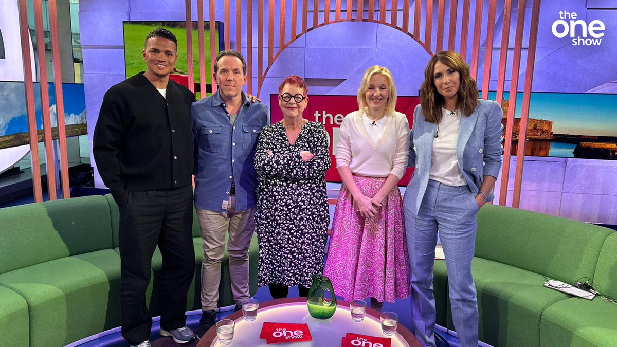 BBC The One Show (@bbctheoneshow) on Twitter photo No better way to start the week 🔥
A huge thanks to our guests tonight, <a href="/ActualBenMiller/">Ben Miller</a>, Jo Brand and <a href="/kaceyainsworth/">Kacey Ainsworth 💙</a> 👏
Missed #TheOneShow? Watch on <a href="/BBCiPlayer/">BBC iPlayer</a> 👉 bbc.in/3vUqn3y No better way to start the week 🔥
A huge thanks to our guests tonight, <a href="/ActualBenMiller/">Ben Miller</a>, Jo Brand and <a href="/kaceyainsworth/">Kacey Ainsworth 💙</a> 👏
Missed #TheOneShow? Watch on <a href="/BBCiPlayer/">BBC iPlayer</a> 👉 bbc.in/3vUqn3y