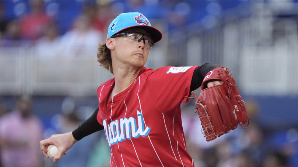 JustBB_Media's tweet photo. Max Meyer in 3 starts: 

17 IP 11 H 4 R 3 BB 14 K 2.12 ERA 0.82 WHIP 

All other Marlins starters: 

59.2 IP 66 H 42 R 14 BB 55 K 5.47 ERA 1.35 WHIP 

Marlins record in Meyer starts: 2-1

Marlins record in all other starts: 1-12 https://t.co/kKpIT9cbs1