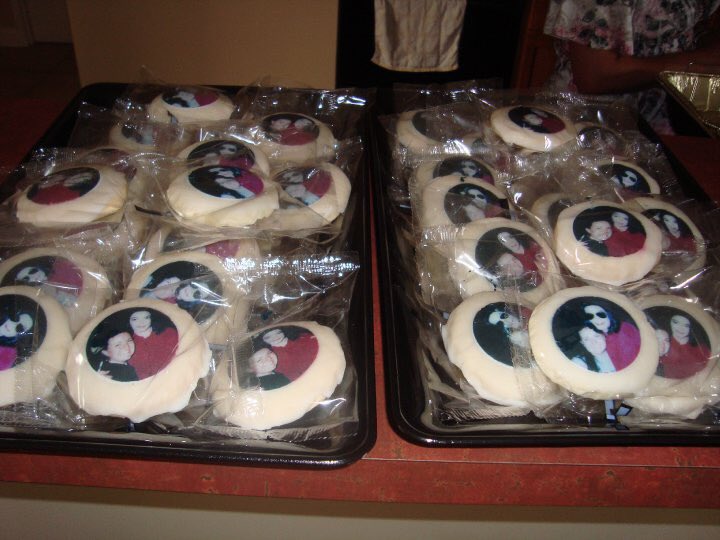 Cookies for my wedding shower back in 2010 🤣 😍