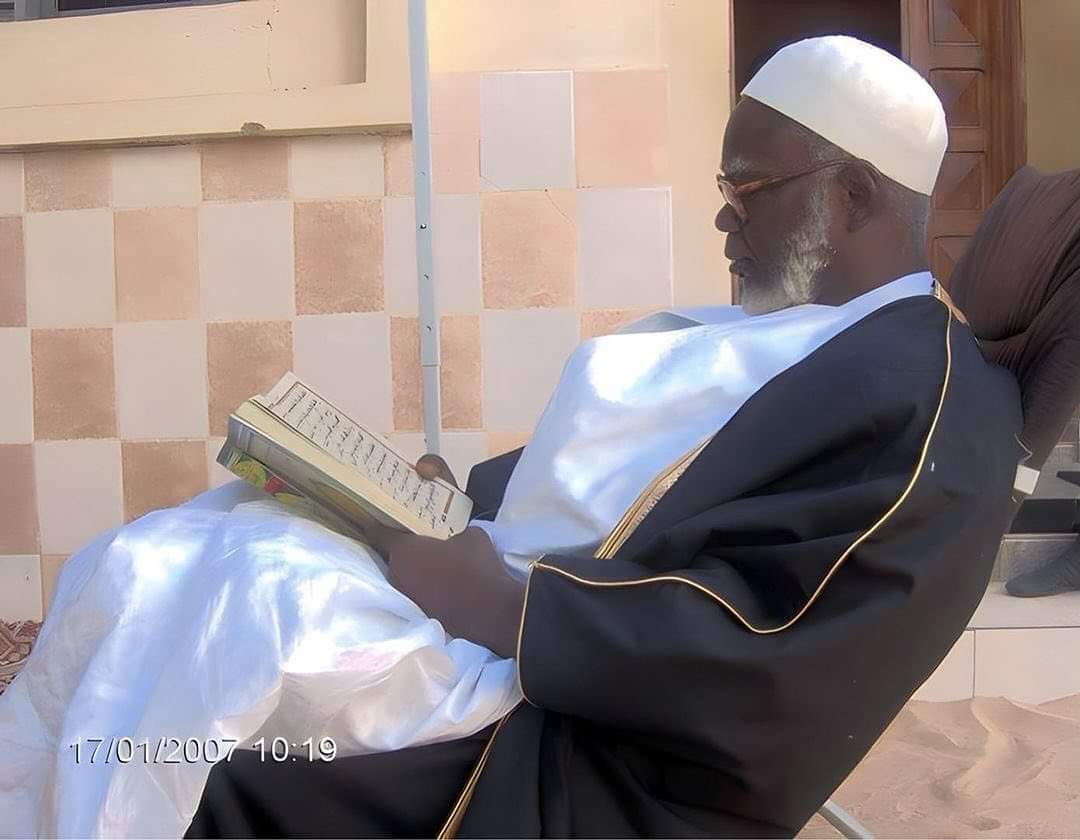 salioumbackefa1's tweet photo. Sñ muntaxaa bashir yaalna fi yagg lool te wer ,  siecle bi ñu nek gisul ku mel ni mom si xam xam ag sagesse ag mbaax ag ragal yallah ag yërmande ag njariñ ci nit ñi.  
Sunu kilifa gu baax gi yaalna ñu ko fi yallah baayil ñu yagg ko topp te mu yagg ño sagal di nu yërëm di nu musal si merum yallah . 

Yaalna sunu boroom yaggal ko fi ba muy keeman te lep lubaax lu mu jot a def ci reew mi njariñ yi amee ci kanamam.  Sñ muntaxa bashir yaalnako yallah samm. Aar ko musal ko barkep borom touba .😭