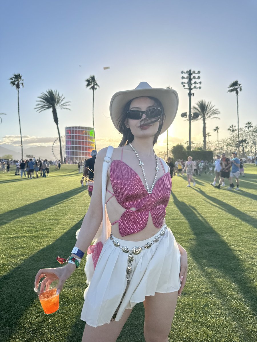 Meryem Can tweet media