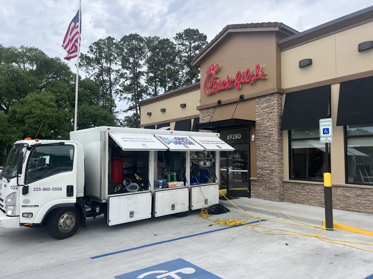 DuctDoctorBR's tweet photo. Duct Doctor of Baton Rouge is working at Chick-fil-A Covington - Highway 21!!! https://t.co/ySuP20j5nz